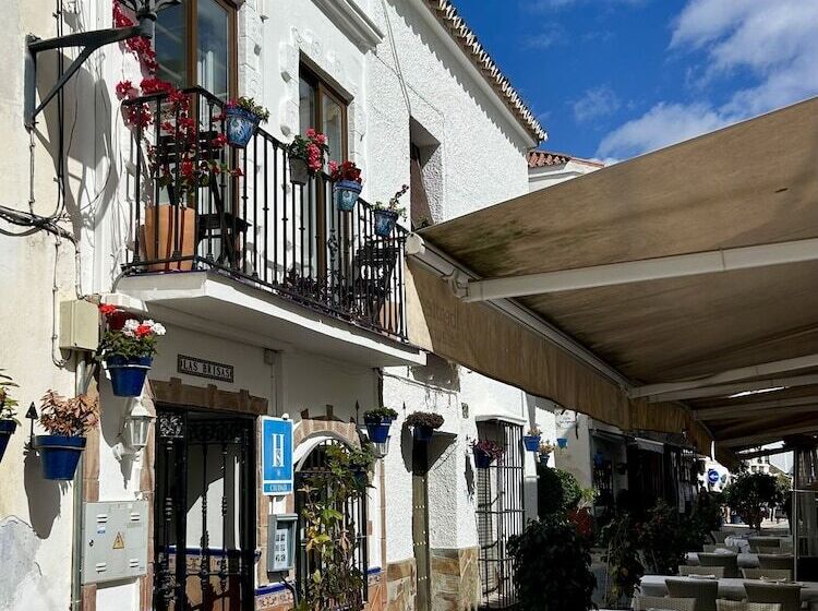 پانسیون Las Brisas Estepona