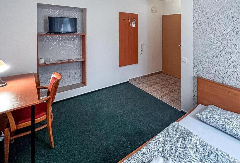 Пансион Penzion Hurikán 63