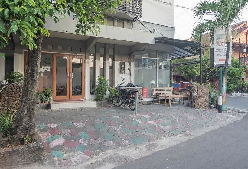 膳宿费 Reddoorz Near Undip Pleburan 2