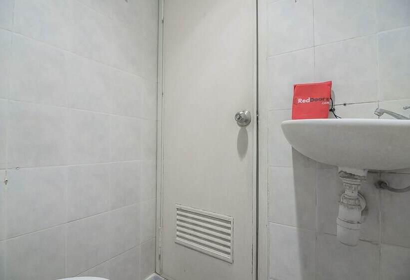 膳宿费 Reddoorz Near Undip Pleburan 2