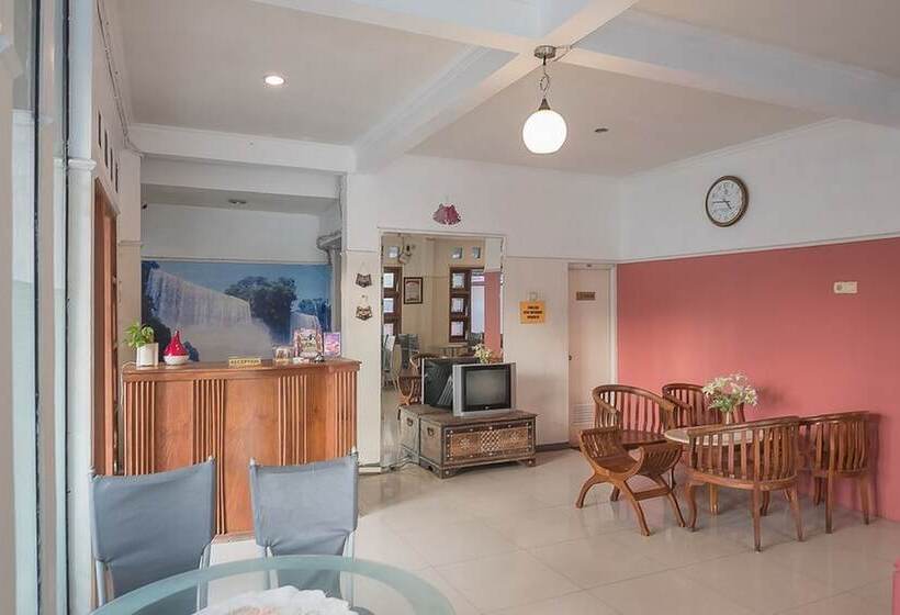 펜션 Reddoorz Near Undip Pleburan 2