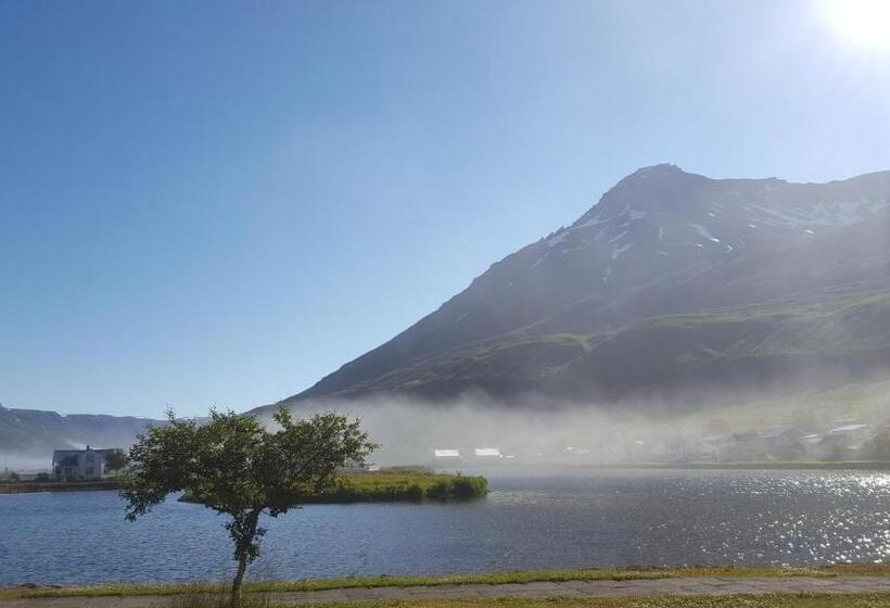 پانسیون Við Lónið Guesthouse