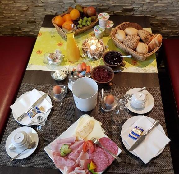 פנסיון Zur Brücke