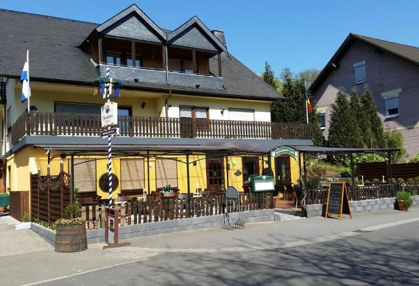 פנסיון Zur Brücke