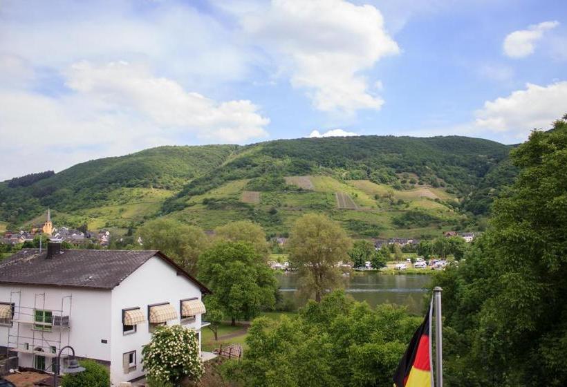 פנסיון Zur Brücke