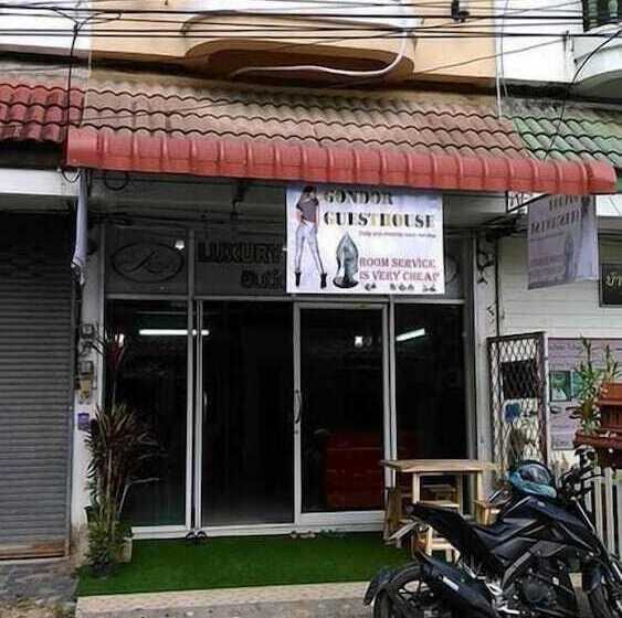 Gondor Guesthouse Hostel