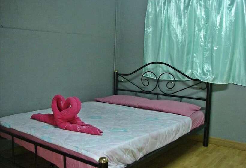 Gondor Guesthouse Hostel