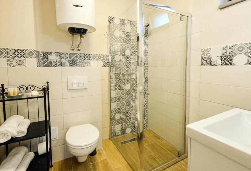 酒店 Mandarin Premium Apartments