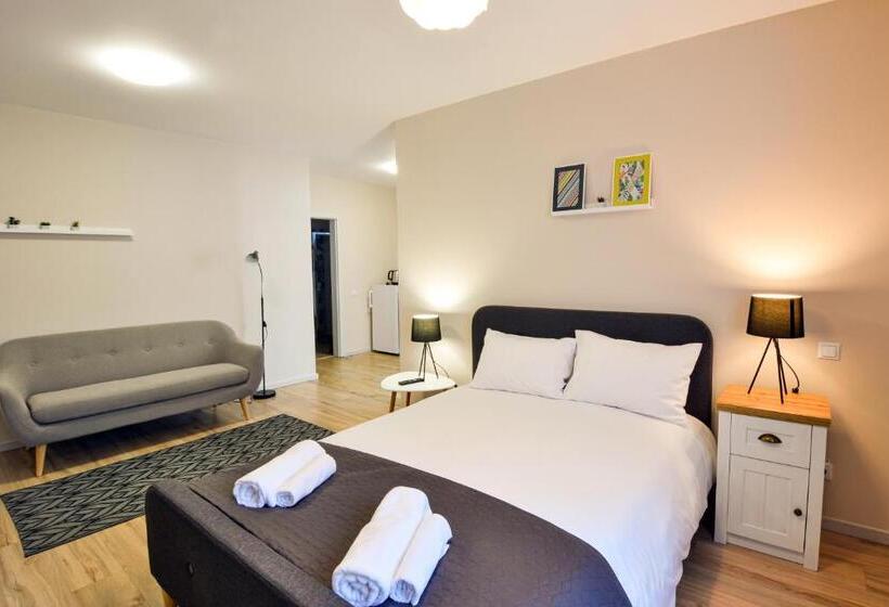 酒店 Mandarin Premium Apartments