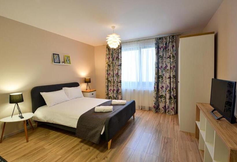 酒店 Mandarin Premium Apartments