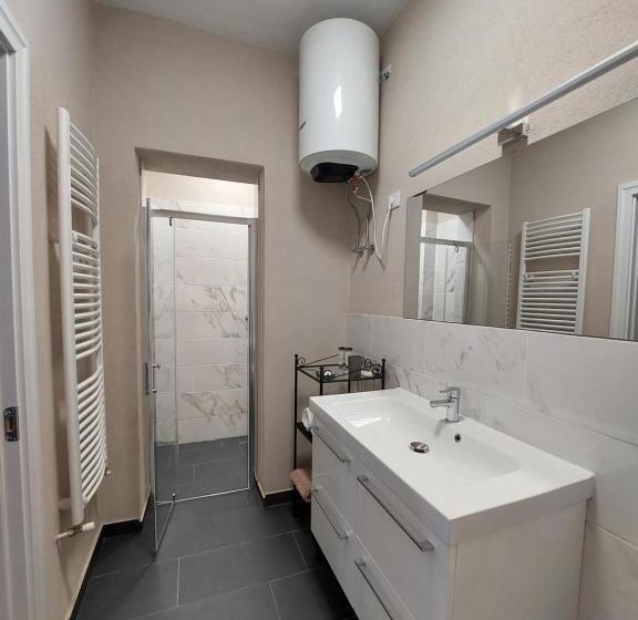 酒店 Mandarin Premium Apartments