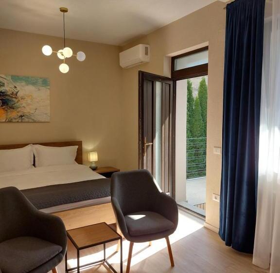 酒店 Mandarin Premium Apartments