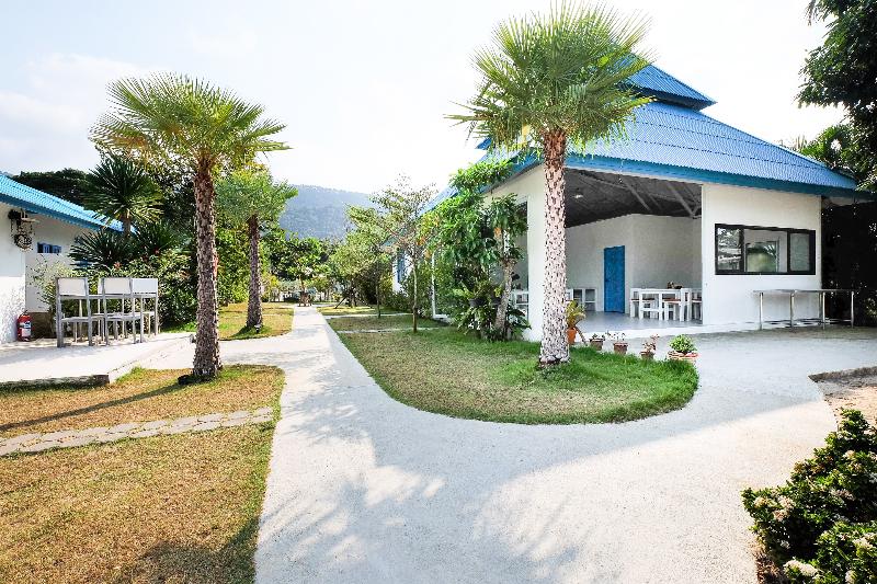 בית מלון כפרי March Samui Resort