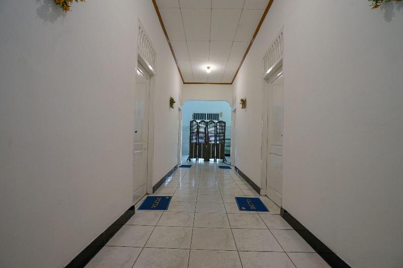 Отель Oyo 1216 Sejati