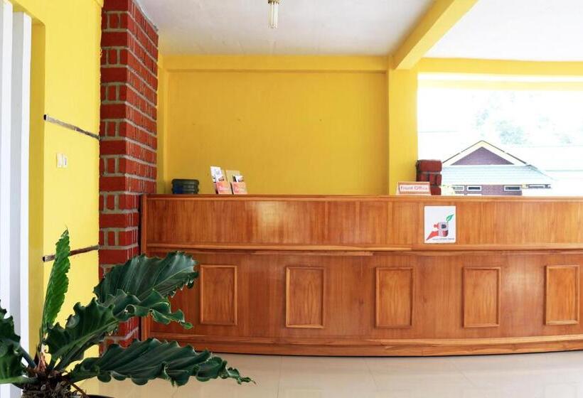 Отель Oyo 1722 Villa Ciparay Indah