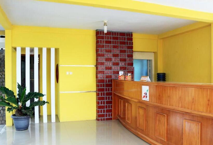 Отель Oyo 1722 Villa Ciparay Indah