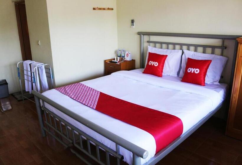 Отель Oyo 1722 Villa Ciparay Indah