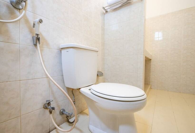 בית מלון כפרי Oyo 1778 Omah Duwet