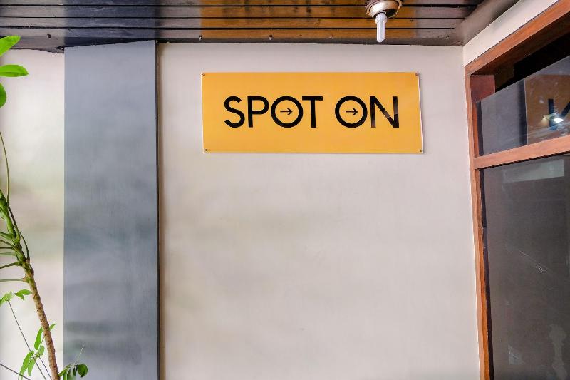ホテル Spot On 1761  Dirgahayu