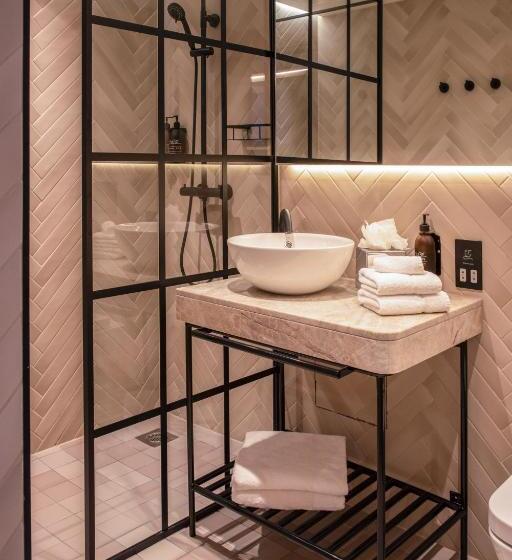 בית מלון כפרי Wren Urban Nest