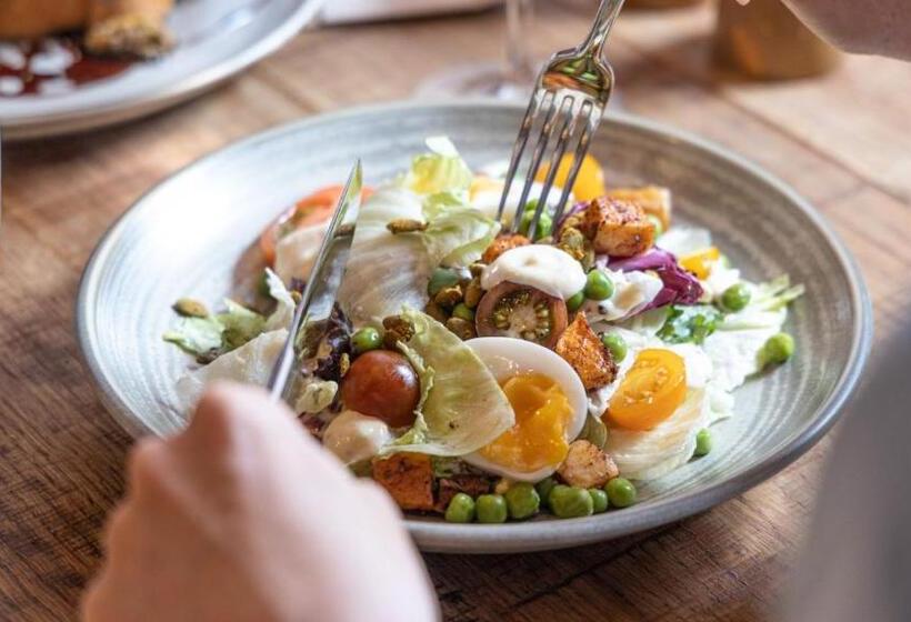 בית מלון כפרי Wren Urban Nest