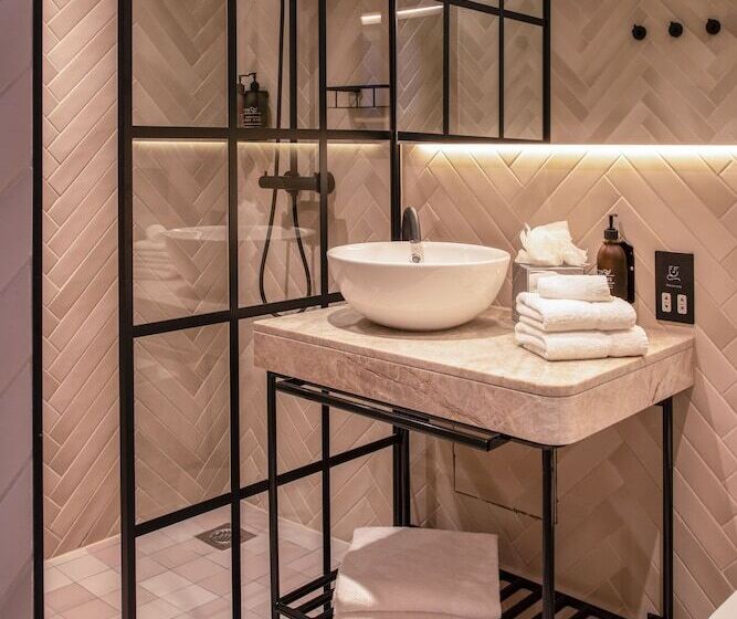 בית מלון כפרי Wren Urban Nest