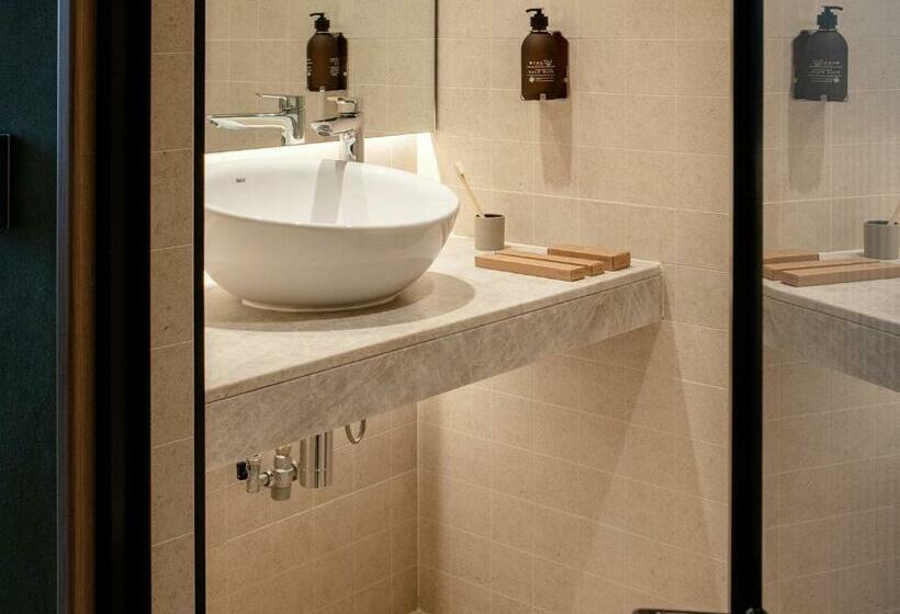 בית מלון כפרי Wren Urban Nest