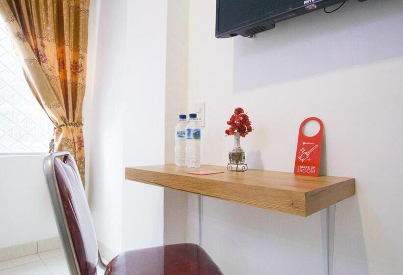 펜션 Reddoorz @ Rs Adam Malik Medan