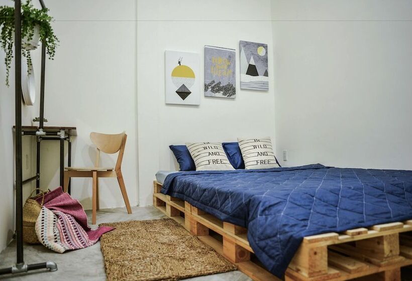 199x Cong Quynh   Hostel