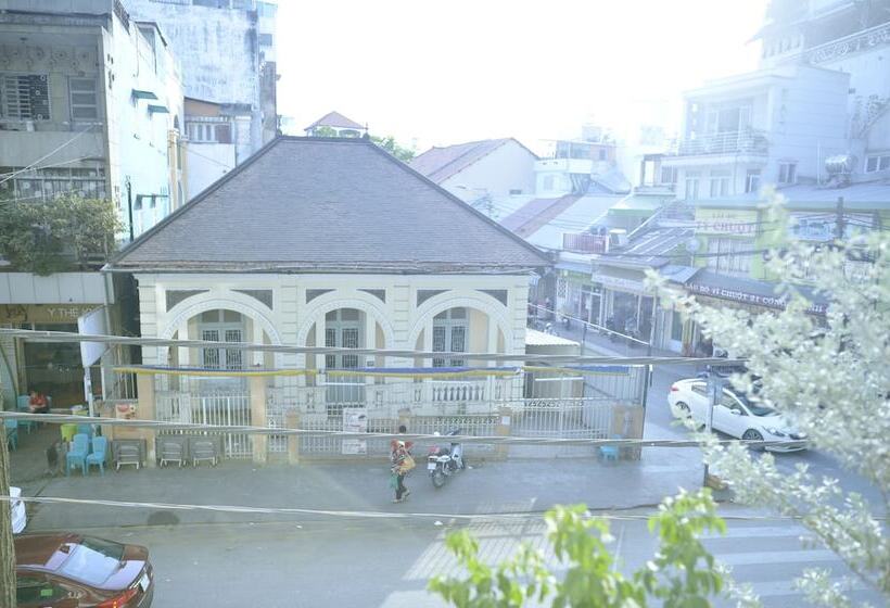 199x Cong Quynh   Hostel