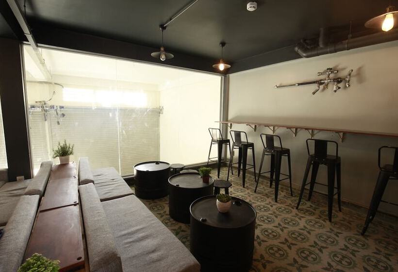 199x Cong Quynh   Hostel