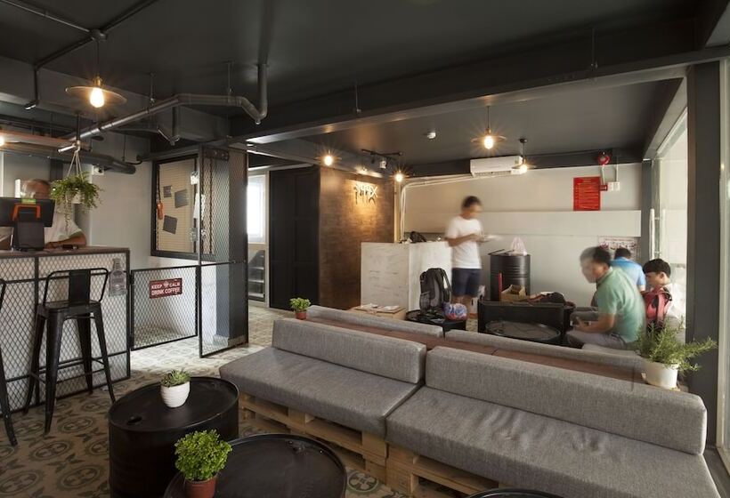 199x Cong Quynh   Hostel