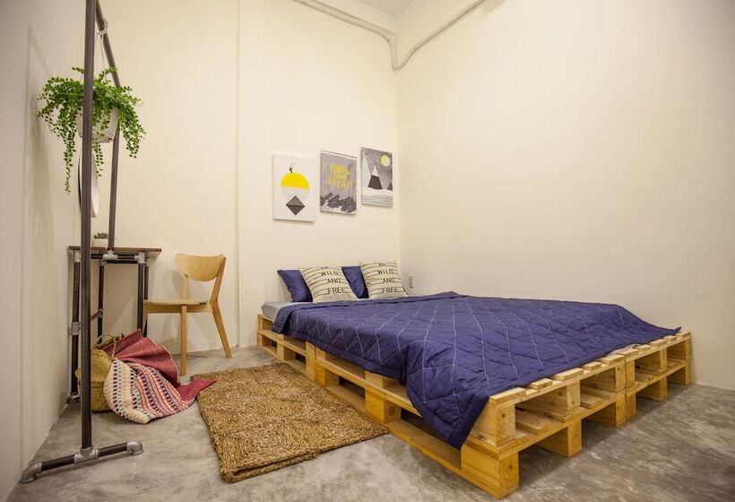 199x Cong Quynh   Hostel