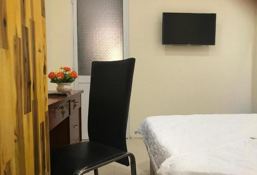 تختخواب و صبحانه Snow House