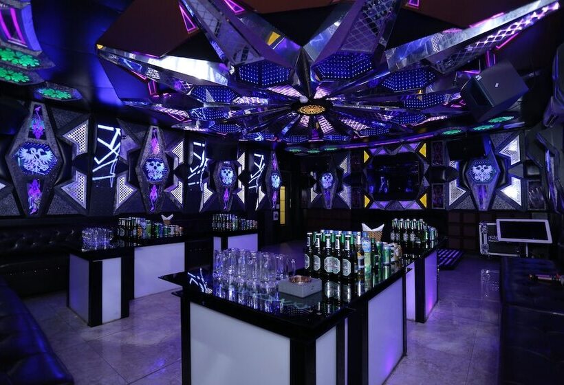 هتل Central Phu Hung