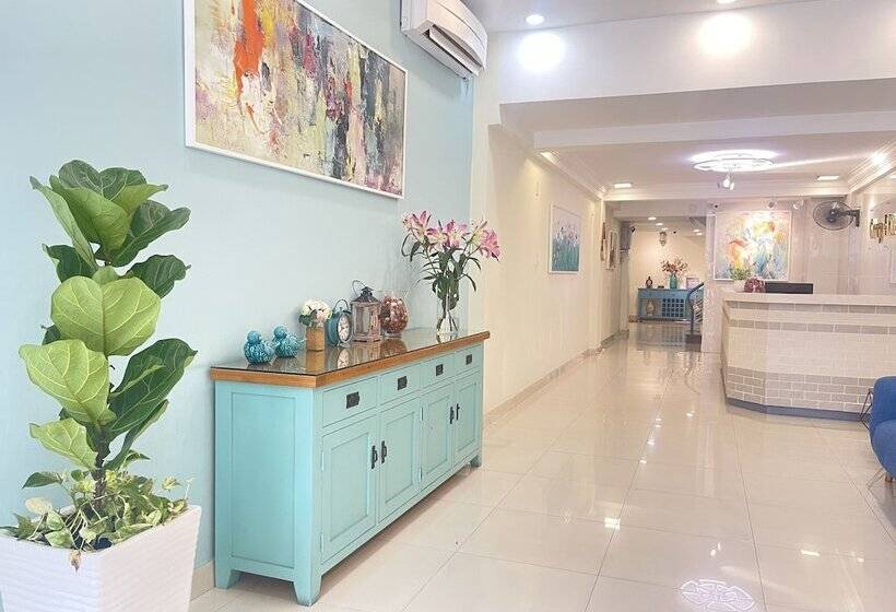 Cozy Hotel   140 Cong Quynh