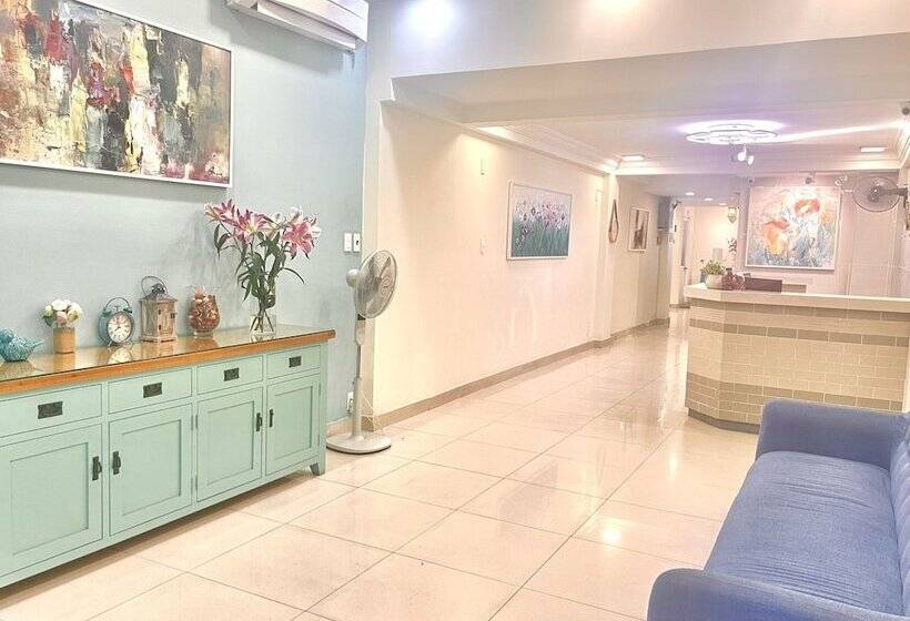 Cozy Hotel   140 Cong Quynh