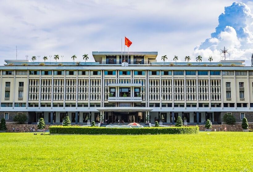 هتل Khách Sạn Hạnh Long