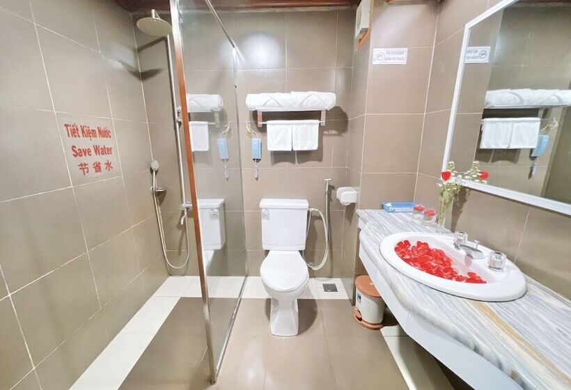 هتل Khách Sạn Hạnh Long