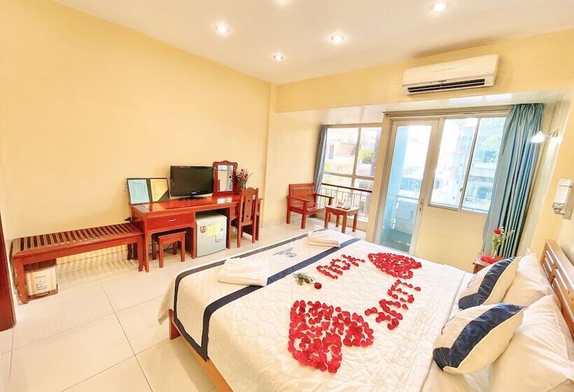 هتل Khách Sạn Hạnh Long