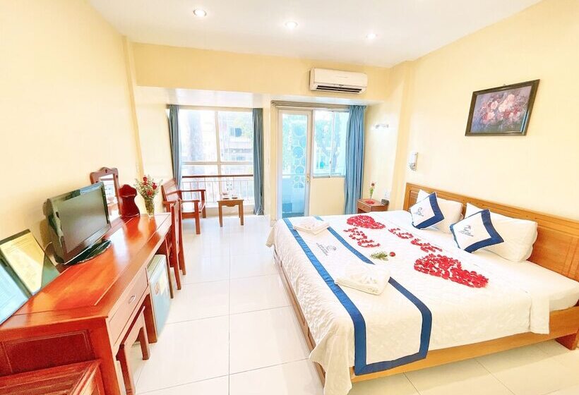 هتل Khách Sạn Hạnh Long