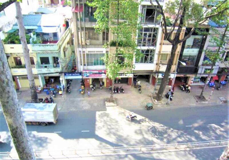 هتل Khách Sạn Hạnh Long