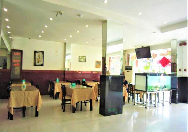 هتل Khách Sạn Hạnh Long