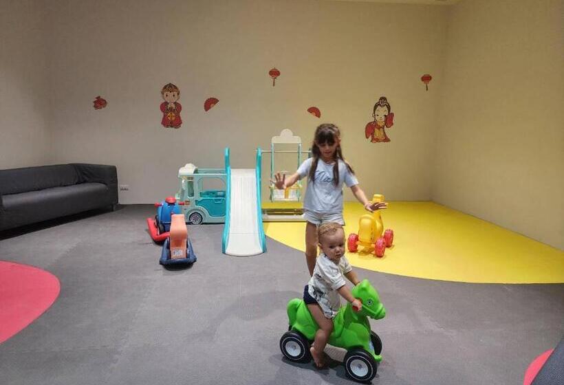 בית מלון כפרי Isanook Resort & Suites Hua Hin