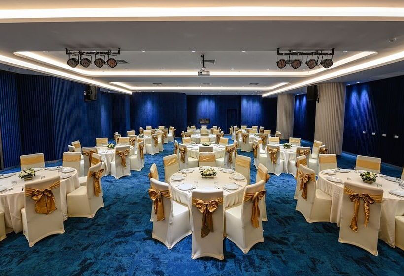 בית מלון כפרי Isanook Resort & Suites Hua Hin