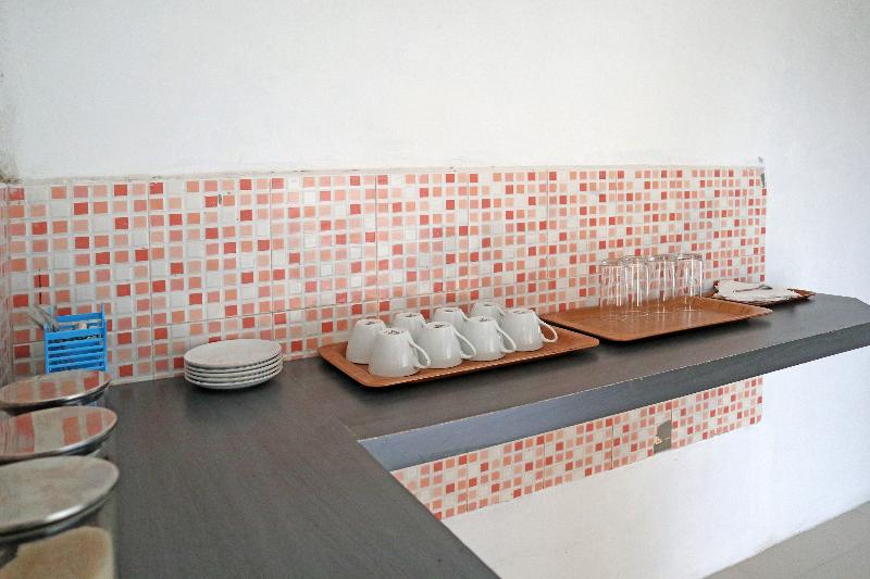 בית מלון כפרי Oyo 1185 Sachila Residence Syariah