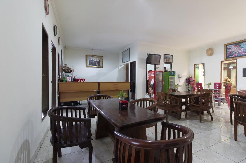 هتل Oyo 1682 Greenia