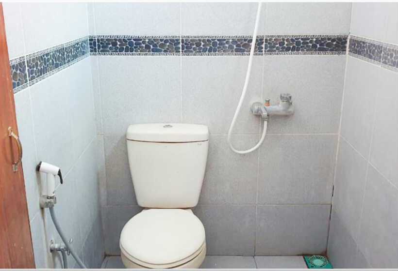 בית מלון כפרי Reddoorz Near Bojonegoro Train Station