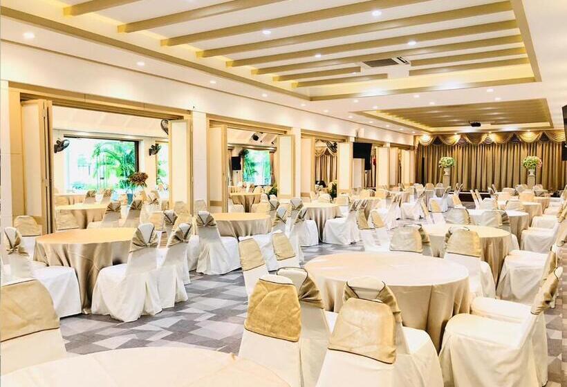 ホテル Rnana Grand