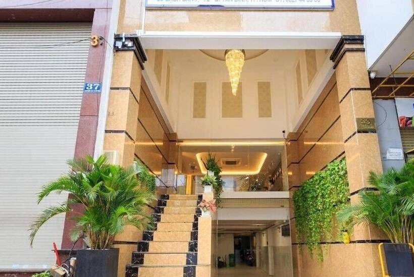 هتل Spring Airport